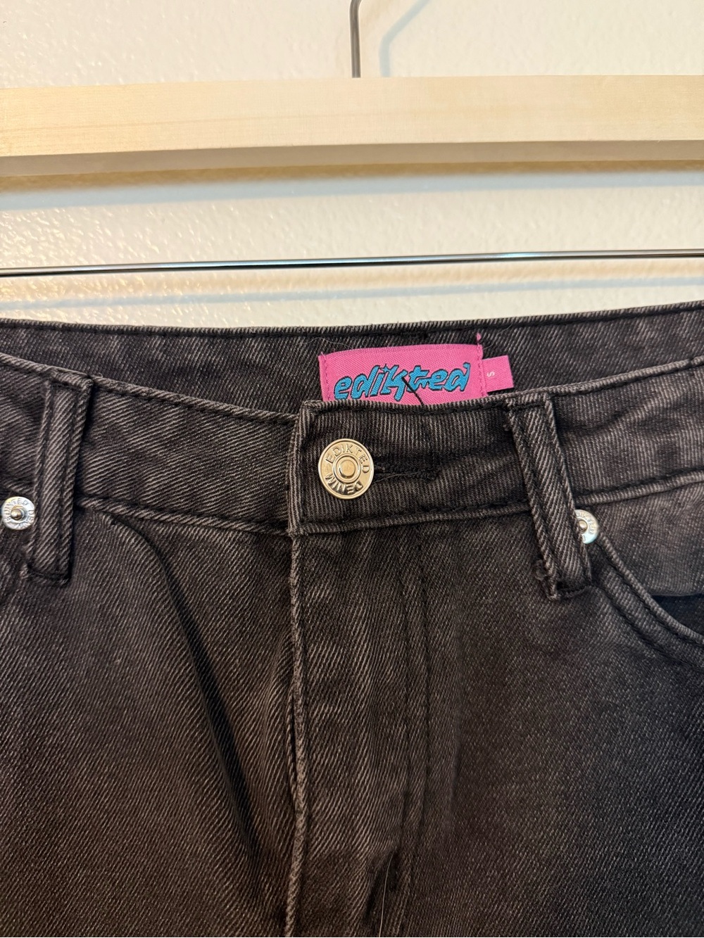 Edikted Black Women’s Jeans - Picture 3 of 4